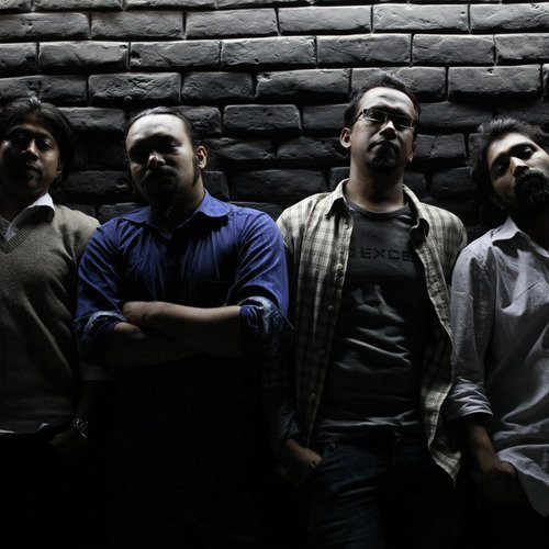 Amar Prithibee - Black